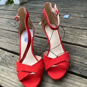 New nine west sandals